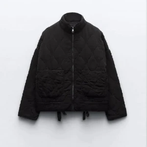 Zara jacka - Säljer denna jättefina zara jacka!!💓💓 (lånad bild) Nypris: 859:-