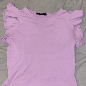 Lila tröja  - Lila linne storlek xs 