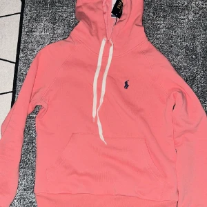 Ralph lauren - En polo Hoodie som har bara testats inte använd alls helt ny. Priset kan diskuteras 