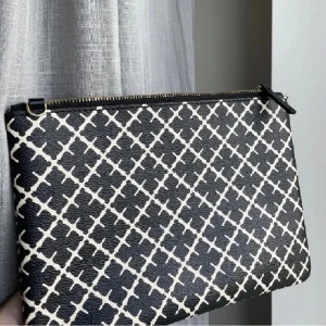 MARLENE BIRGER IVY PURSE VÄSKA - Den populära marlene birger väskan, inga band medföljer då dom försvunnit i flytt. Den är ett fint skick. Säljs gärna så fort som möjligt då jag ska på semester den 21/12 