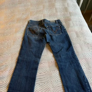 Low waist Vila jeans (XS/S) - Dom sitter jätte fint 