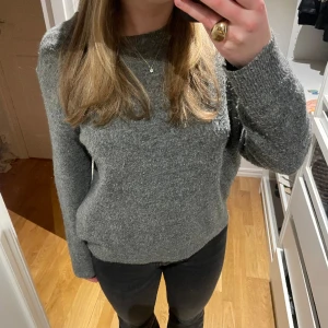 Stickad tröja - Stickad tröja storlek L från hm, frakt tillkommer 🥰❤️