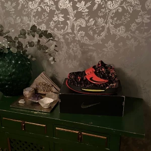 Kd 14s - Storlek 44 med låda och allt, bra skick inga större skador