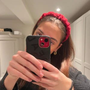 Headband - Jeansdiadem gjorda av UF företaget Headband ⚡️Vår idé är att återbruka jeans till att göra trendiga diadem, av kvinnor, till kvinnor, för kvinnor 💙 Finns i olika stilar och modeller! DM vid intresse ☺️BEGRÄNSAT LAGER 🚫