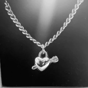 Halsband  - Jättefint halsband, egen tillverkat. Köp ett för 159kr Modell 020