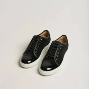 Lanvins - Nästan helt nya lanvins. Bra skick kan skicka mer bilder. Passar storlek 43