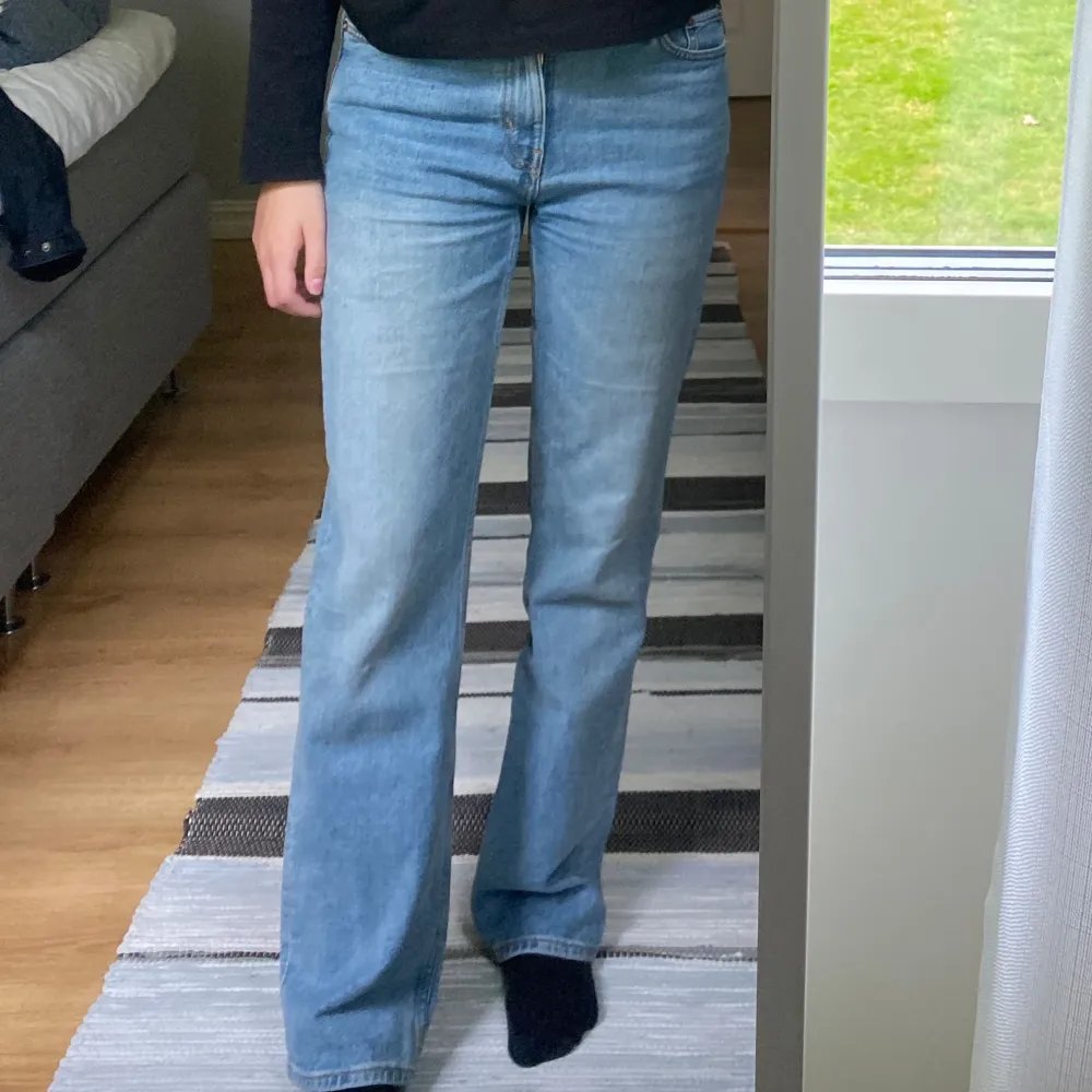 Midwaist jeans i väldigt bra skick!! Är 163 cm lång💓. Jeans & Byxor.