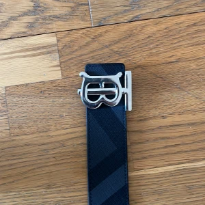 Burberry bälte  - Bra skick o andvänd enstaka gånger