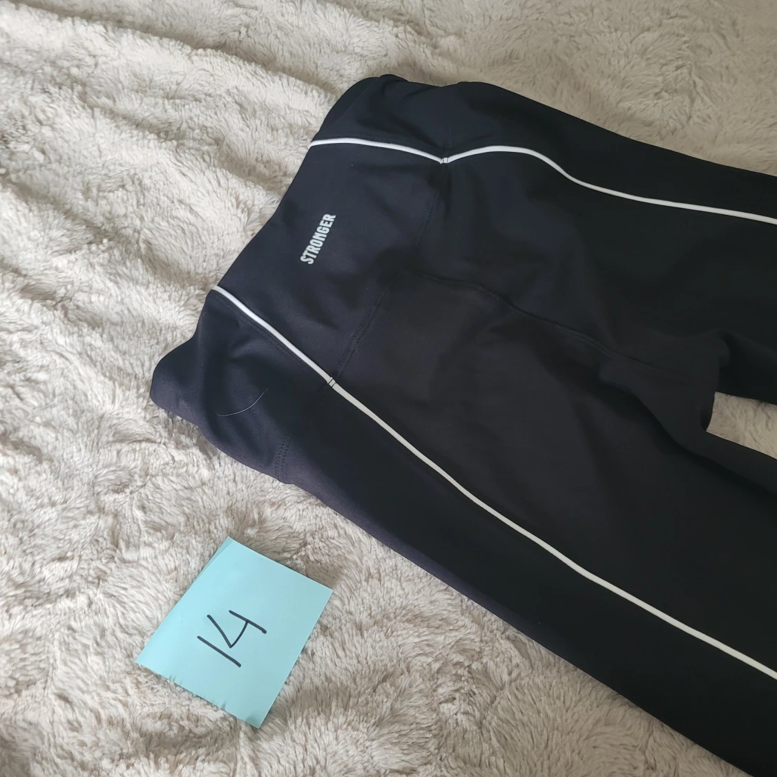 Strongertights med vita linjer - 92