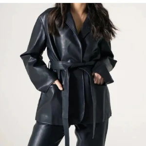 LXA Skinnblazer - Skinnblazer från LXA i storlek S, använd fåtal gånger men säljes nu pga kommer ej till användning 🩷