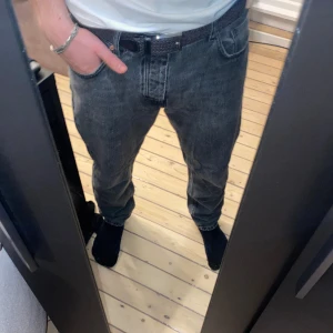 Zara baggy jeans Grå - Storlek 44 i bra skick 