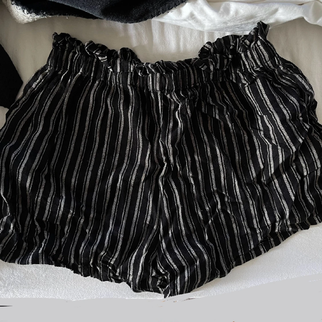 Hollister shorts - 90