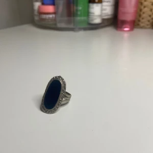 Stor ring - Ball ring som är justerbar