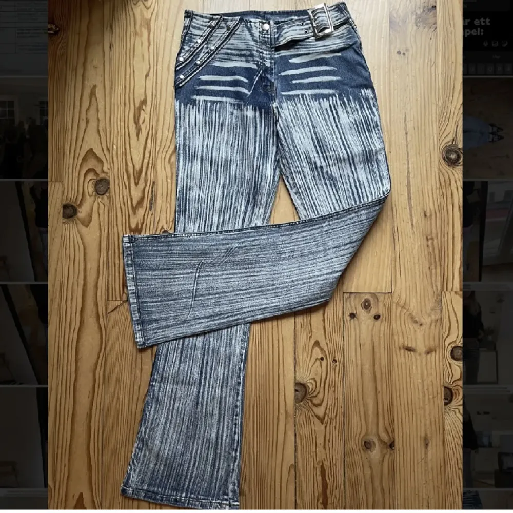 Snyggaste jeansen som är lågmidjade och bootcut! Bilderna är lånade!❤️ Säljer pga att jag behöver pengar!. Jeans & Byxor.