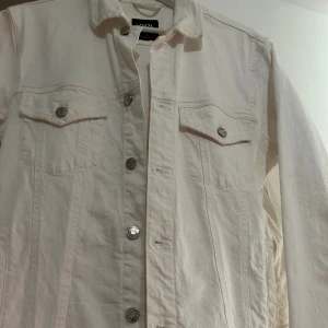 Zara jeansjacka - Väldigt bra skick tror inte ja har använt den