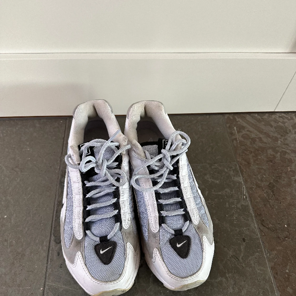 Säljer ett par Air Max trixa från Nike  - 90