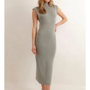 Klänning - Jättefin klänning från chiquelle som jag aldrig använt! Passar XS-M. 