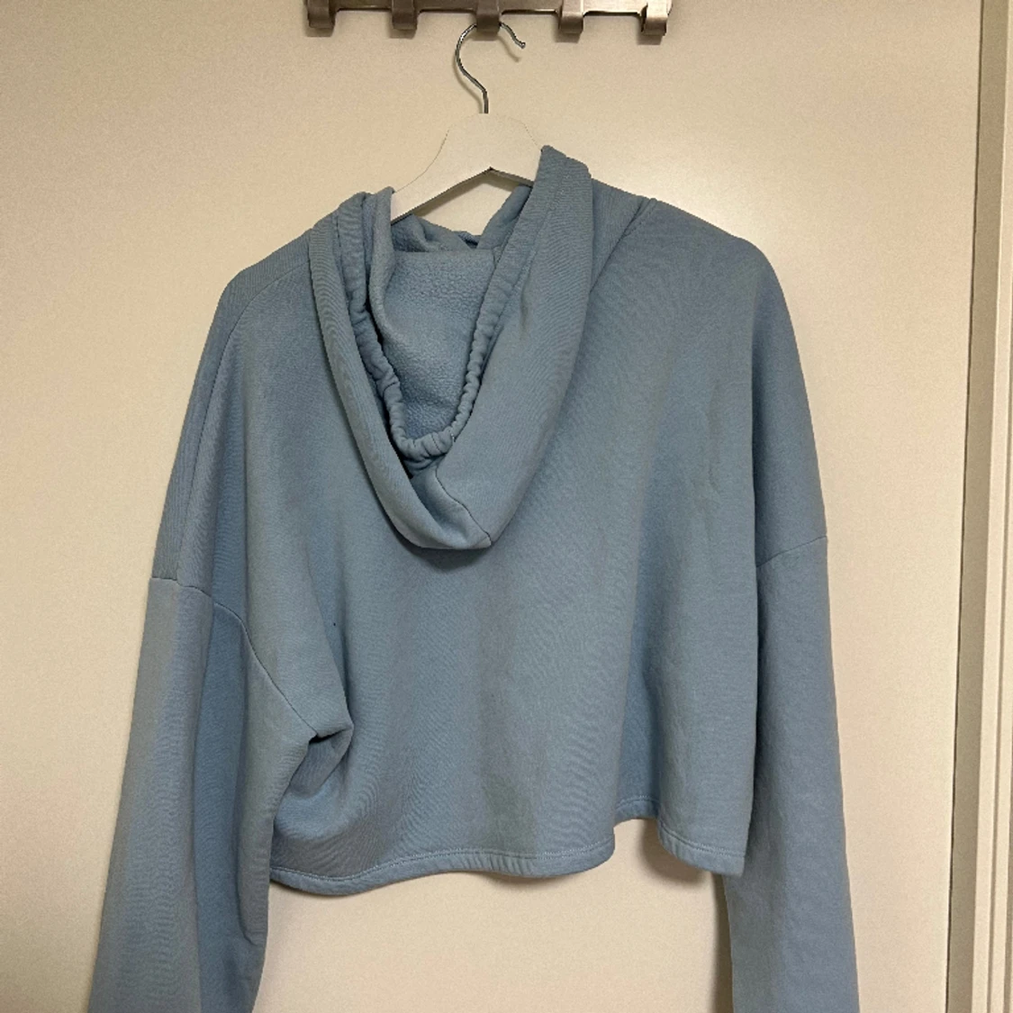 Croppad hoodie  - 90