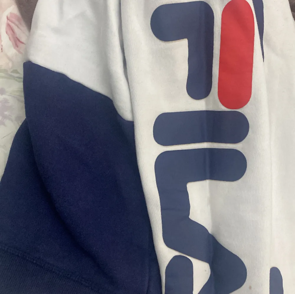 Fila tröja . Hoodies.