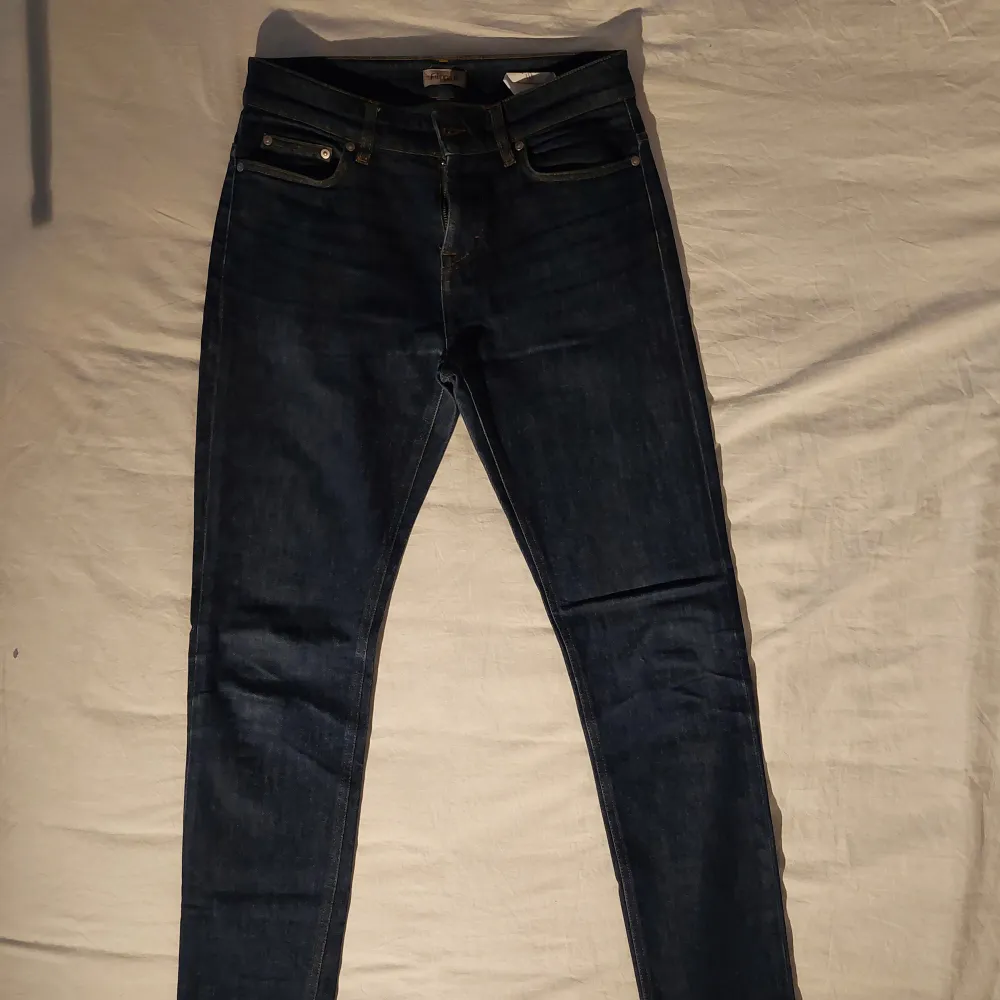 Filippa K jeans Slim/straight 175cm längd mörkblå Gott skick, knappt använda. Jeans & Byxor.