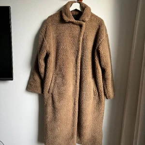 Teddyjacka - Varm och lång teddyjacka