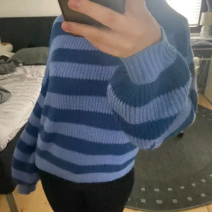 Stickad tröja - Ddn är jätteskön och fin