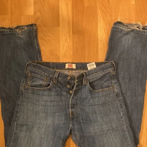 Levis - Levis jeans som tyvärr aldrig kommer till användning, jätte fint skick💕💕💕👍