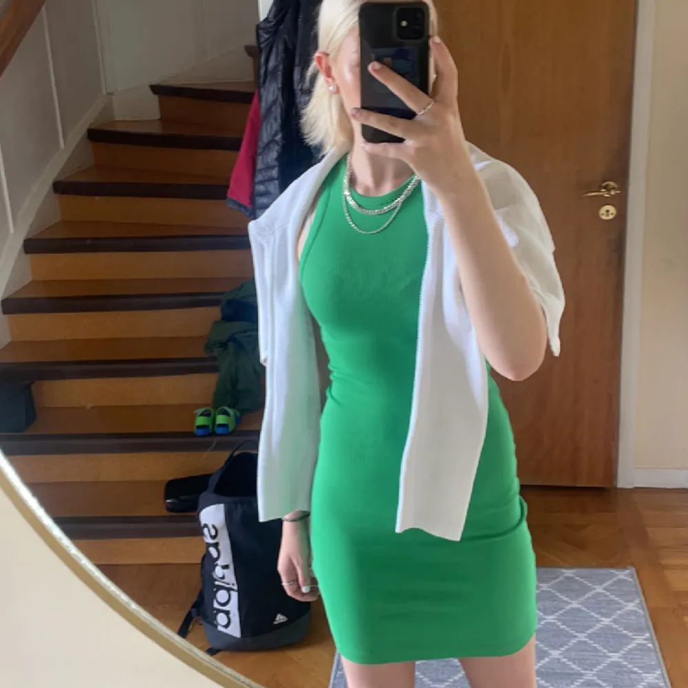 Grön och fin sommar klänning . Klänningar.