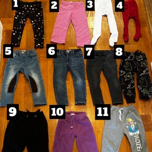 Fina barn byxor - Jeans, mjukis byxor, thights och strumpbyxor i fint skick.