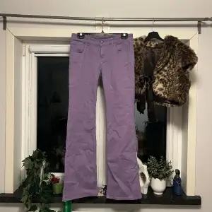 Lila lågmidjade jeans! Supersnygga