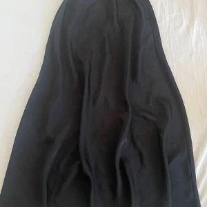 Satin kjol  - En kjol som är som ny inga brister någonstans 