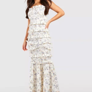 Maxi klänning  - Med prislapp kvar, säljer då den är för lång för mig