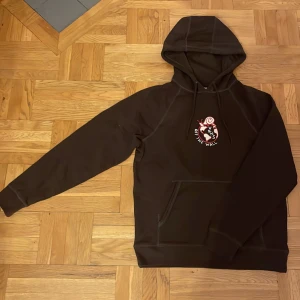  Vans off the Wall hoodie - En hoddie från Vans som använts några gånger men utan slitage. 