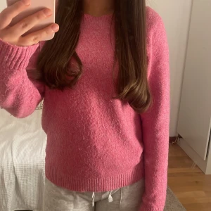 Rosa stickad tröja🩷 - Köpt på Veromoda i storlek M men passar S🩷🩷pris kan diskuteras 🥰