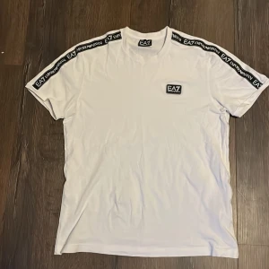 EA7 empirio armani - Armani tshirt helt ny! Köpt på JD för 799 Skick 10/10