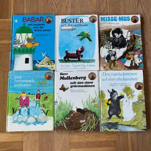 Barnböcker som passar dom lite större barnen men funkar också bra för som barnen som har lärt sig läsa då det inte finns jättemycket text. 50 kronor styck 