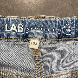 Jeans strl 58 LAB Industries  Raka jeans i bra använt skick