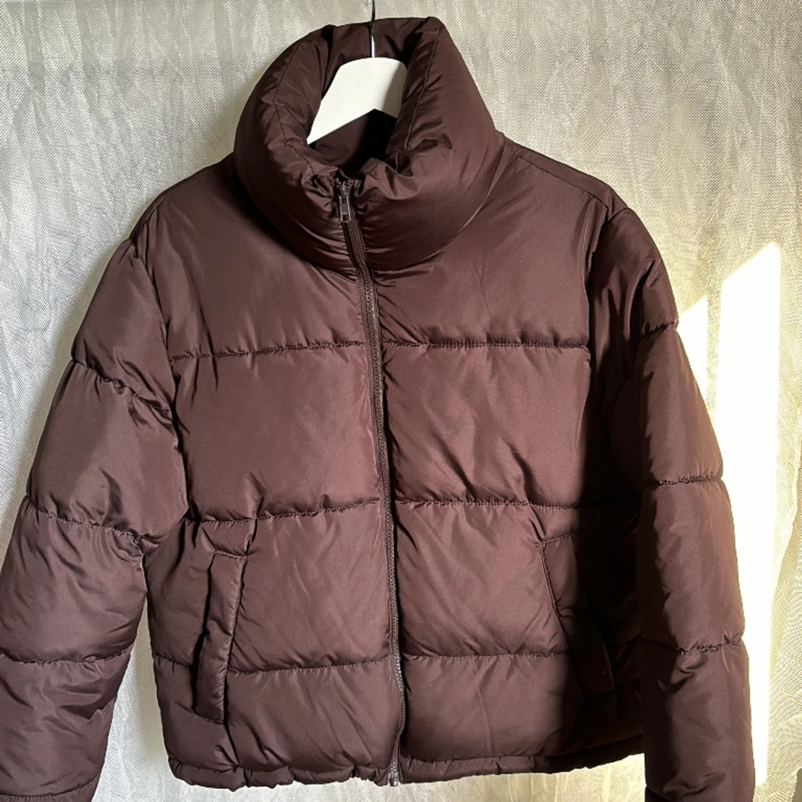 Brun puffer jacka 