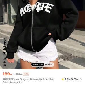 Kofta - Säljer denna kofta som jag inte längre använder, finns inga defekter på den, den är även slutsåld på shein. Skriv för egna bilder🤍