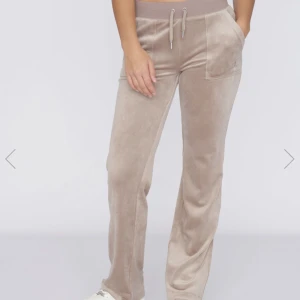 Juicy couture  - Säljer dessa juciy byxor ❤️