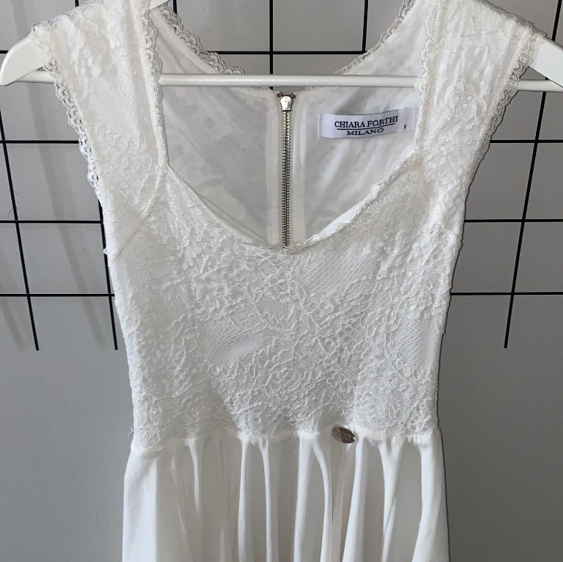 Vit spetsklänning - 90