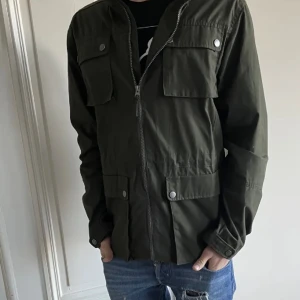 Urberg field jacket  - Storlek M, knappt använd och Inget fel eller trasigt på den! 
