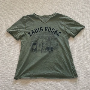 Zadig&voltaire tröja - Jätte fin mörkgrön tröja! Bra skick💗