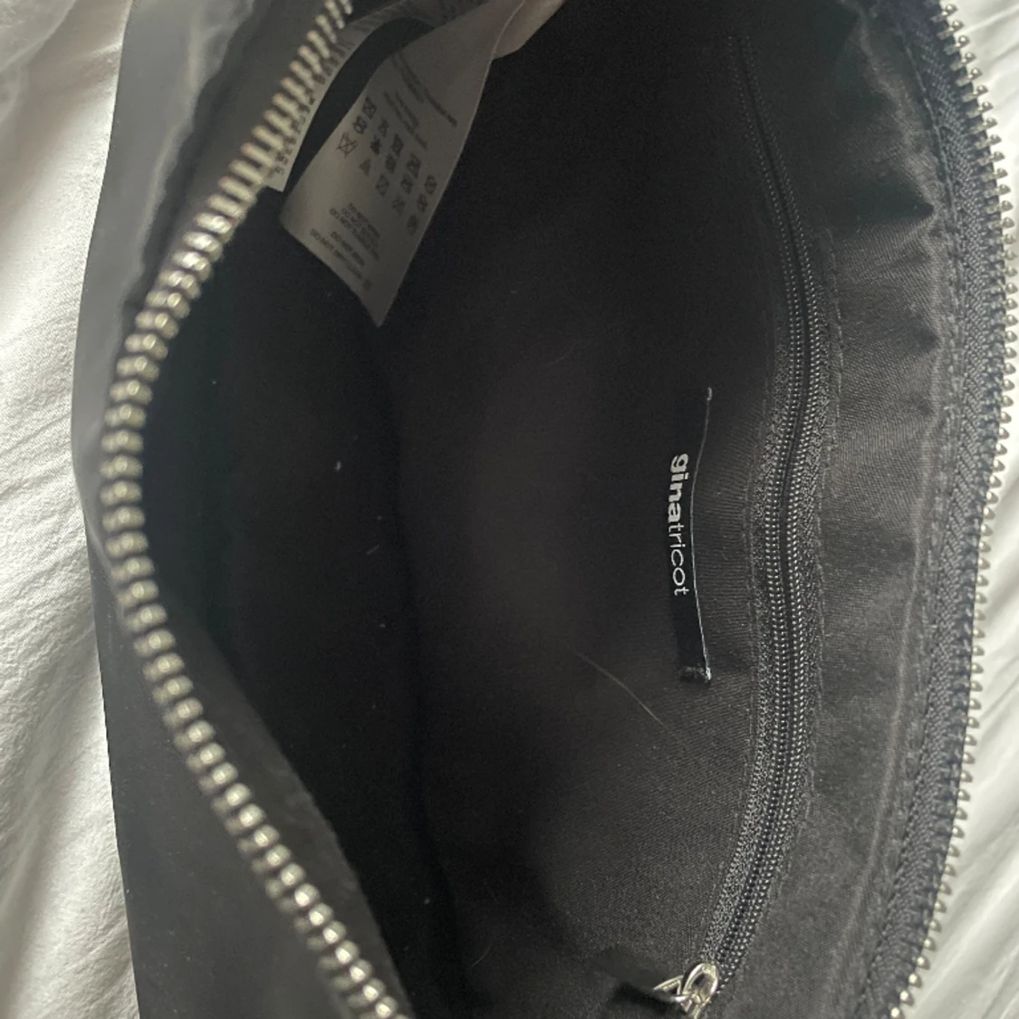 Svart axelväska, GinaTricot - 90