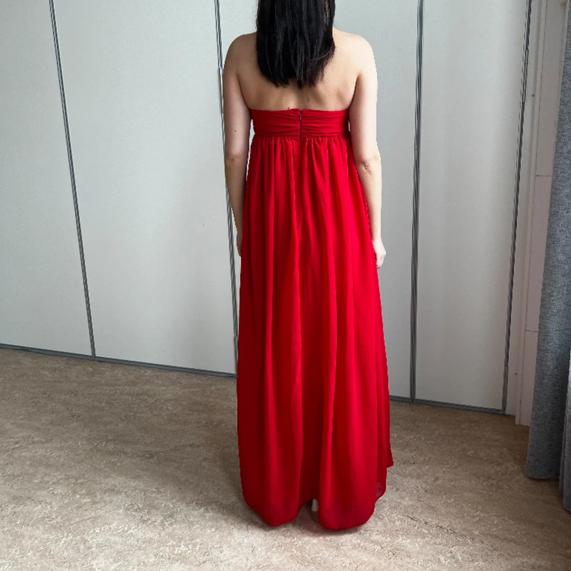 Röd offshoulder balklänning - 90