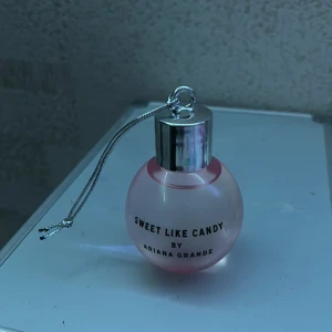 Ariana grande  - Säljer en ariana grande shower gel.