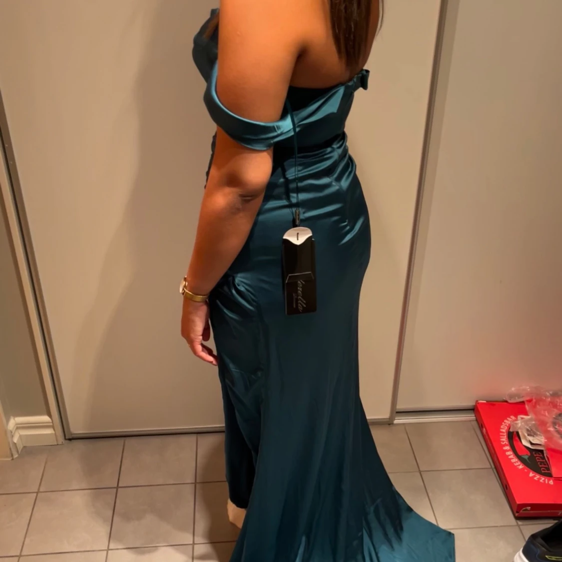 FESTKLÄNNING, BALKLÄNNING I GRÖN FÄRG - 2