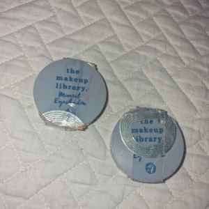 Ögonskuggor - Super fina singel ögonskuggor, kommer ej till användning då jag har andra ögonskuggor jag vill göra slut på🫶🏼 Priset är för båda två men kan absolut köpas separat!