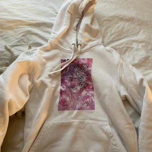 Hoodie - Säljer min hoodie från The Cool Elephant. Stl M, väldigt bra skick, använd ett fåtal ggr!💞 priset kan diskuteras 