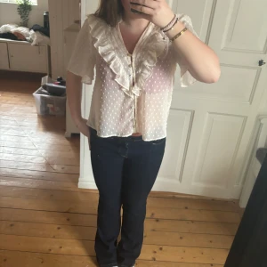 Blus zara  - Säljer min zara blus från zara som är köpt förra året❤️‍🔥